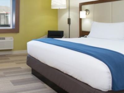 Express & - Ne - Red Bank Road By Ihg Hotel